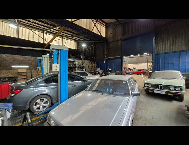 1,480M² FACTORY FOR SALE IN ANDERBOLT